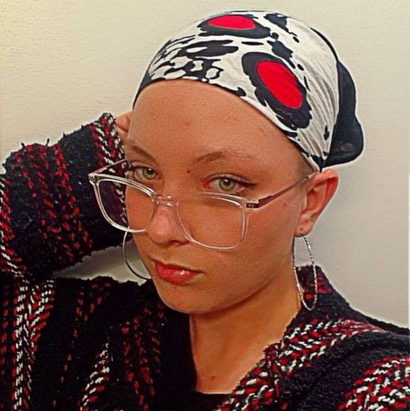 Meet your Posher, Celeste - Picture 1 of 1